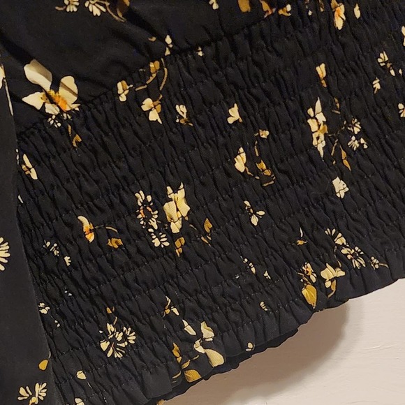 Lost + Wander Champagne Daisy Faux Wrap Top 3X - Picture 4 of 7